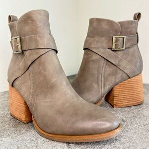 NEW Korks Shyla Taupe Suede Leather Bootie Size 10